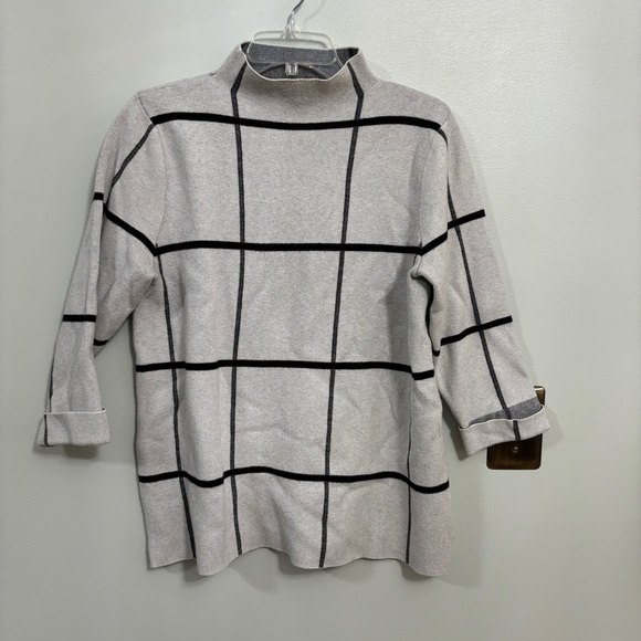 Tahari grey and black stripe 3/4 sleeve turtleneck large - Picture 1 of 5